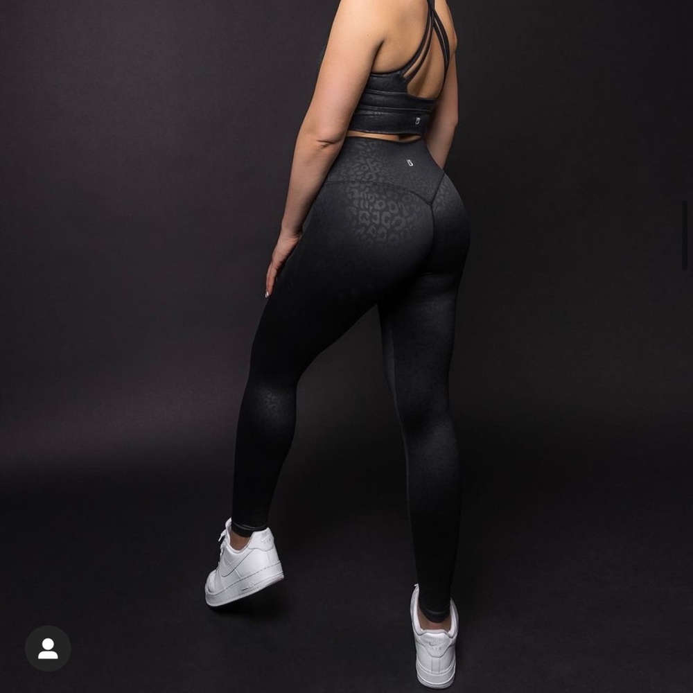 Buffbunny black Rebel Leggings - Small - NWT